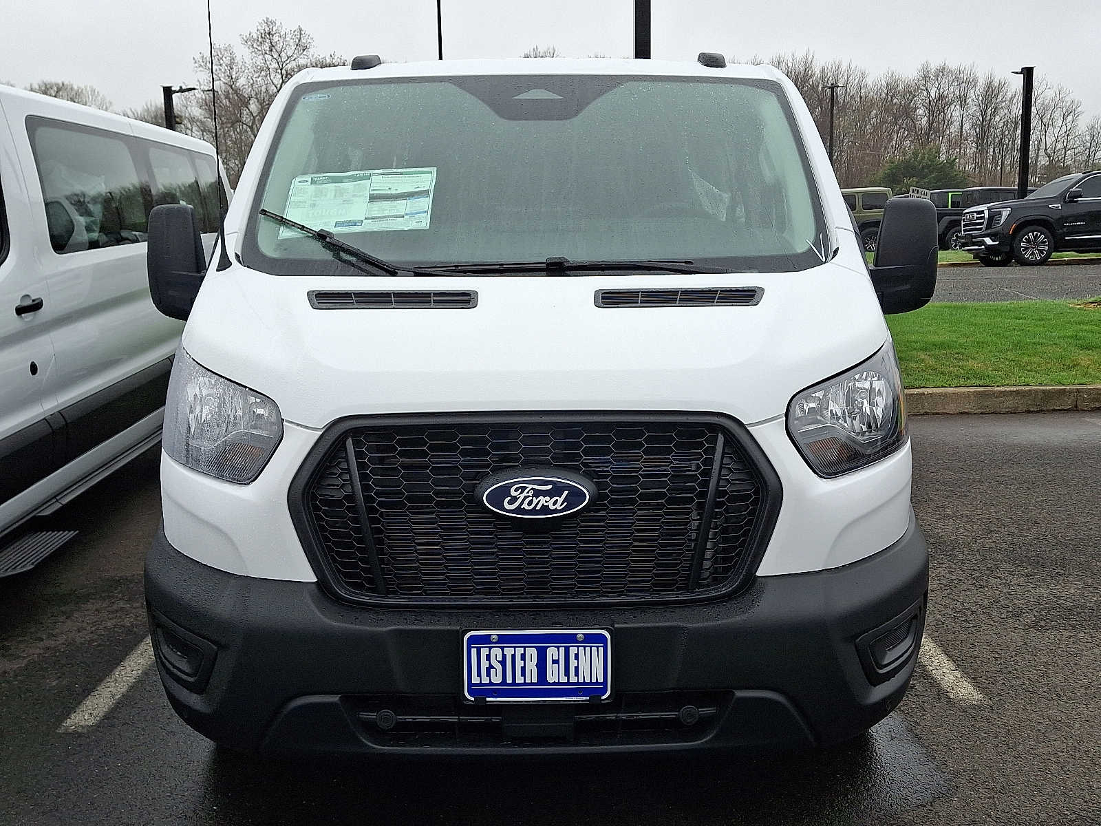 View vehicle photo 2