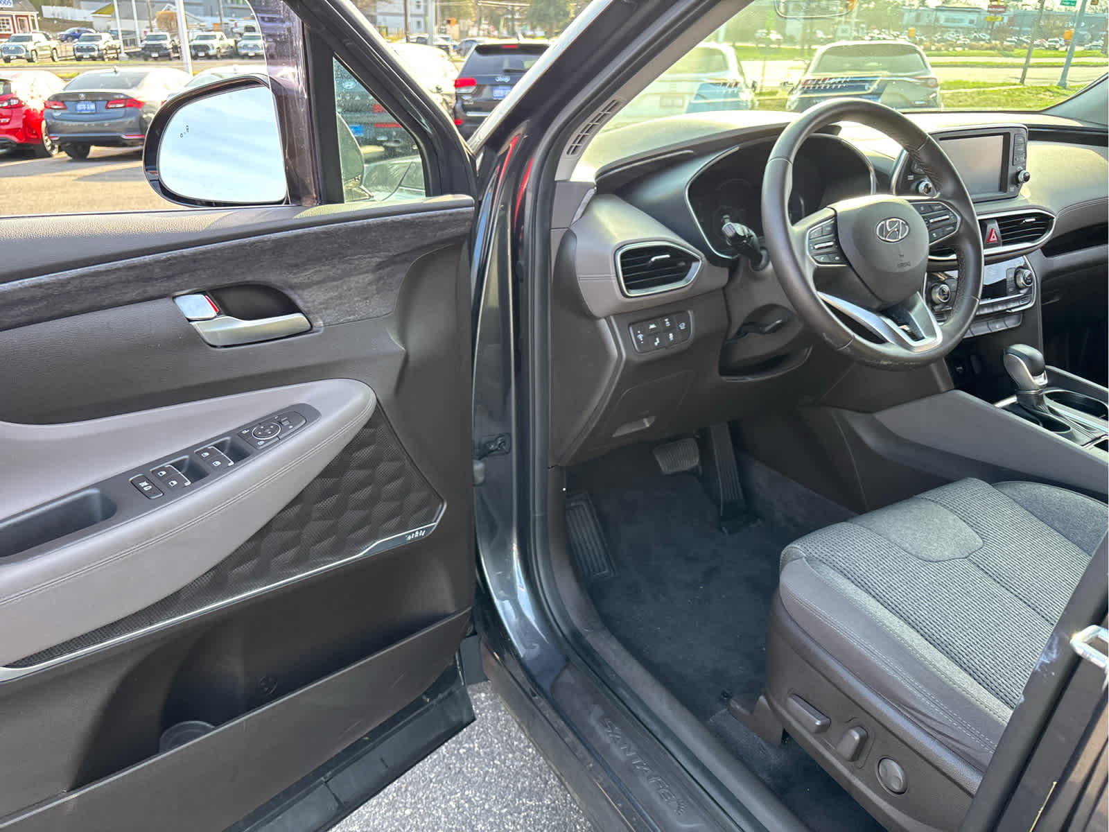 View vehicle photo 7