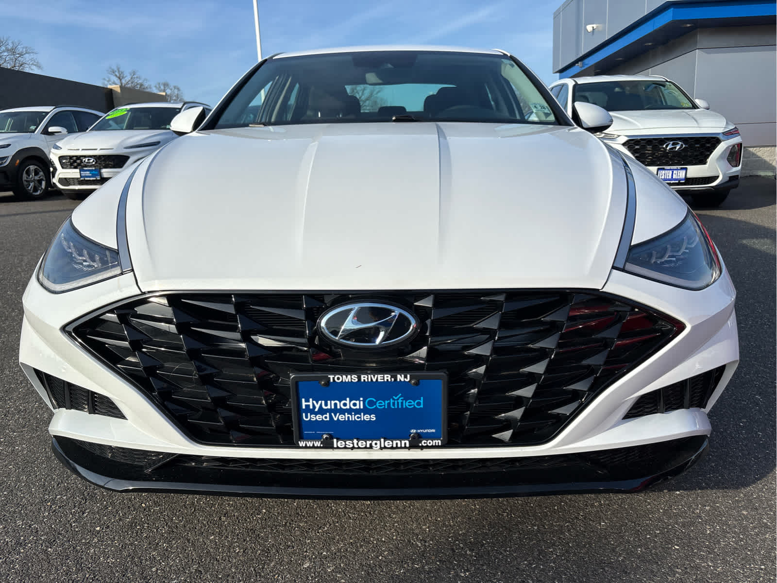 View vehicle photo 4