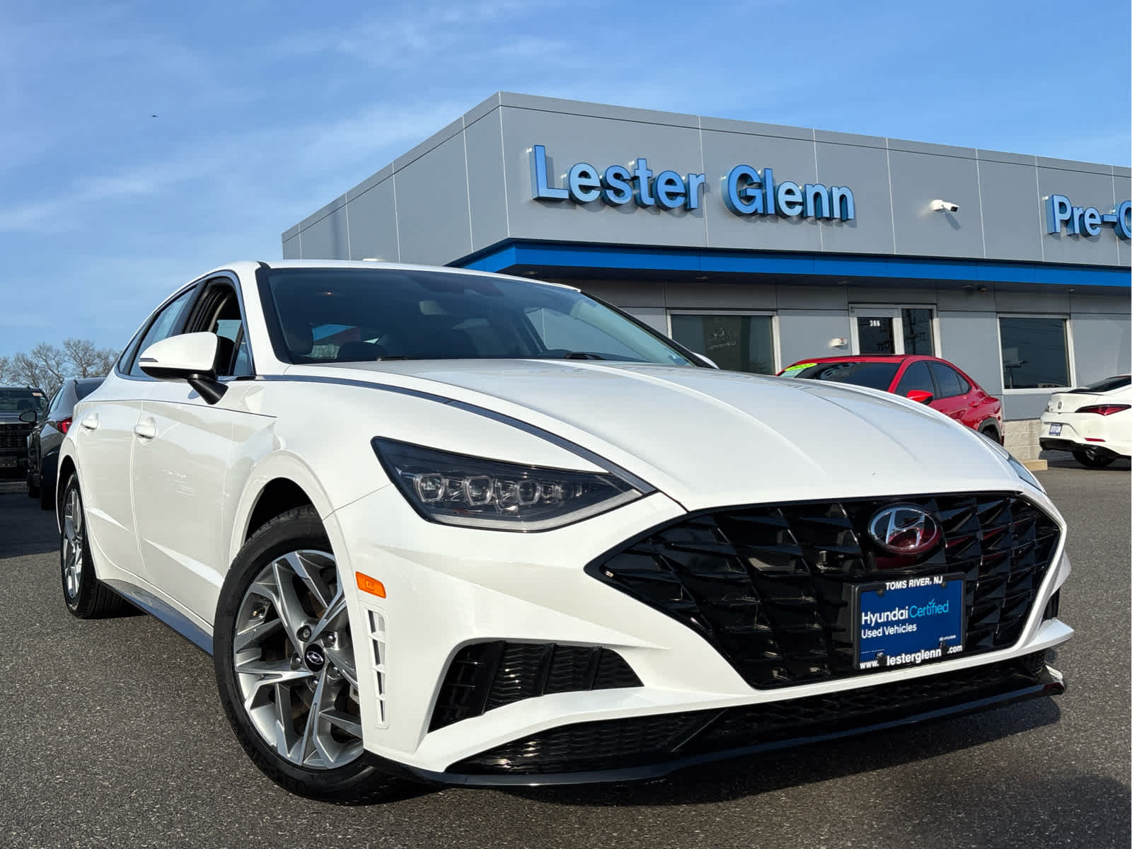 View vehicle photo 2