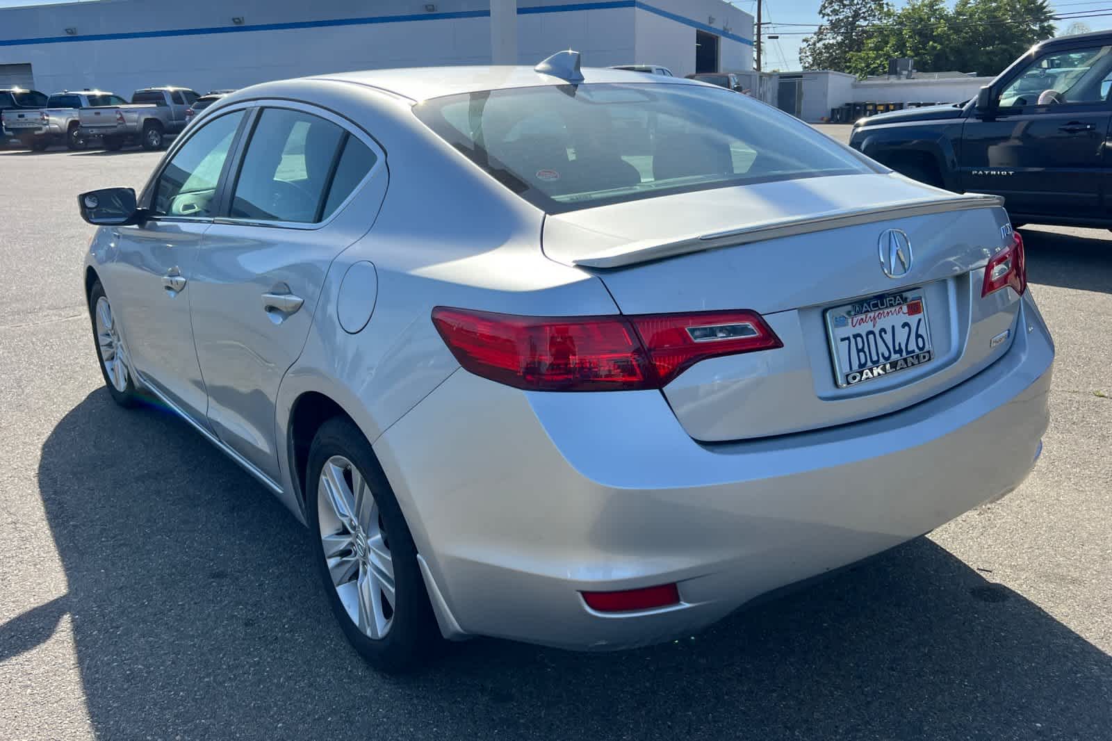 View vehicle photo 6