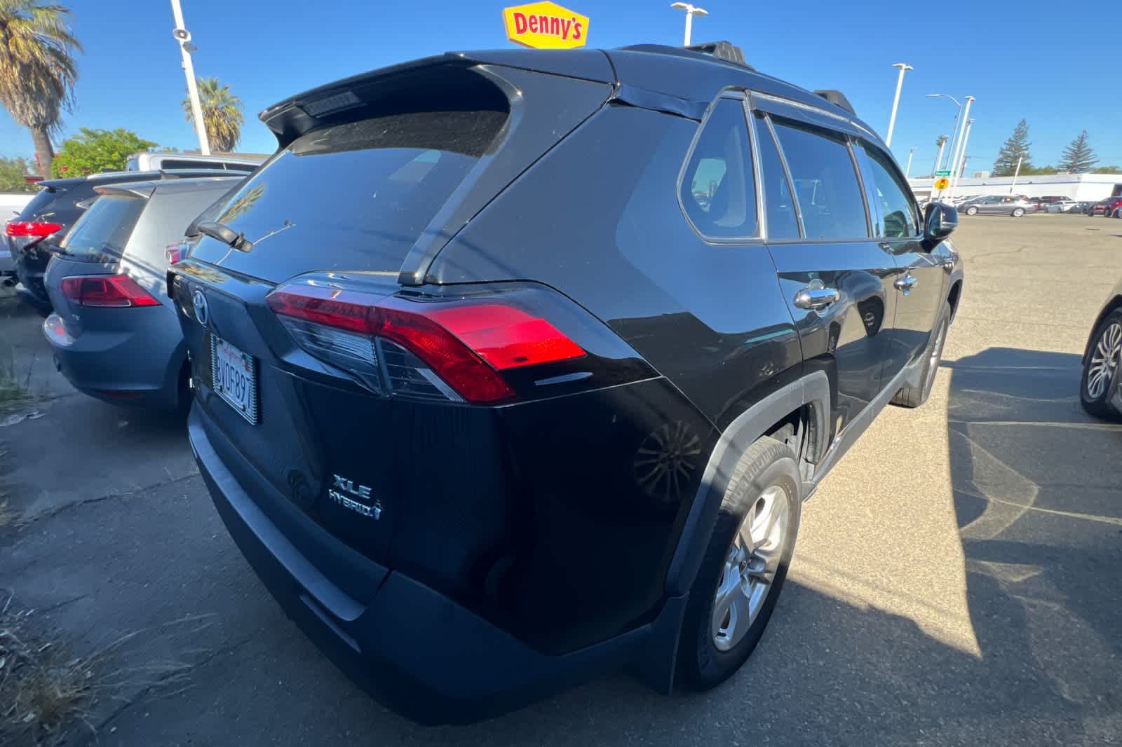 View vehicle photo 4