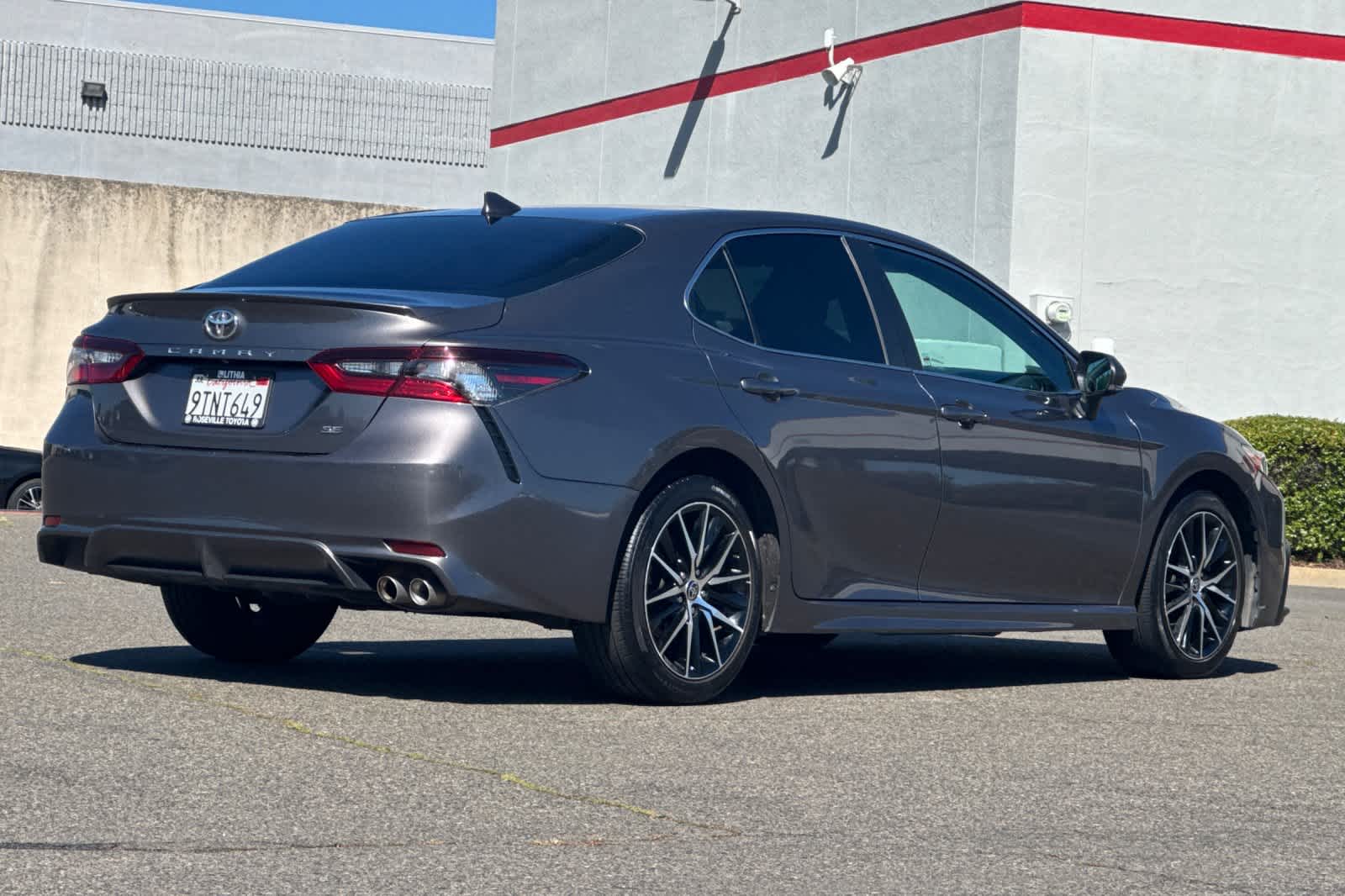 View vehicle photo 2