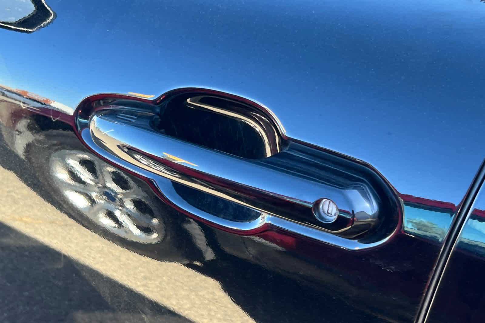 View vehicle photo 7