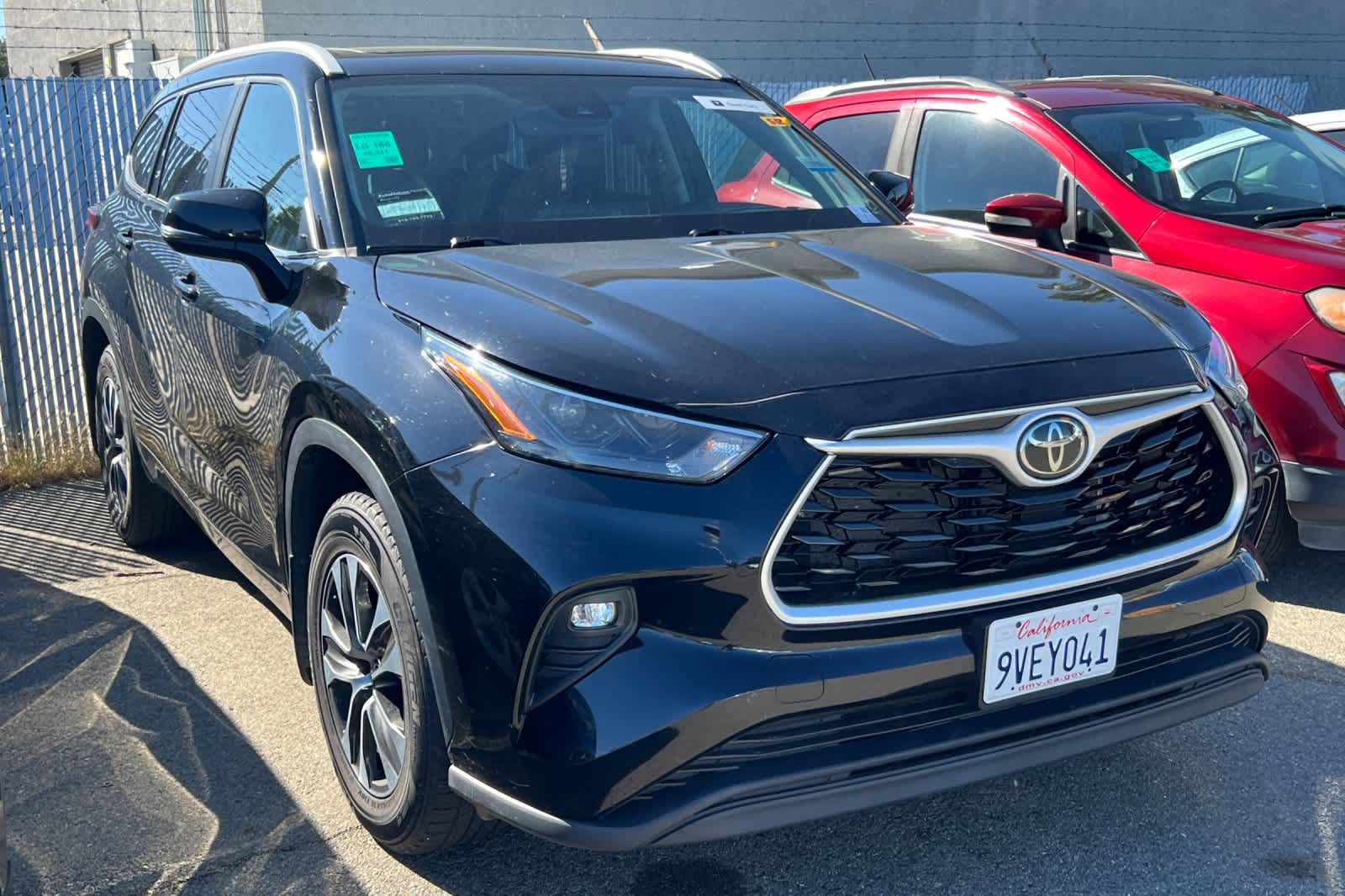 View vehicle photo 3