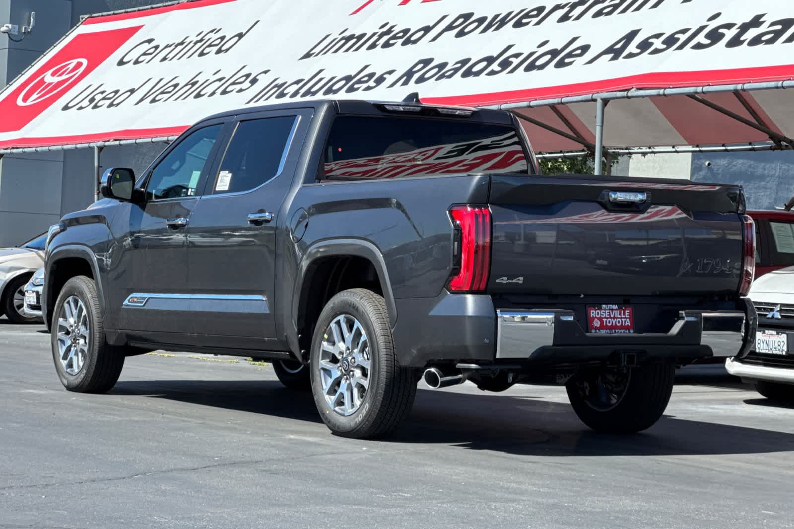 View vehicle photo 6