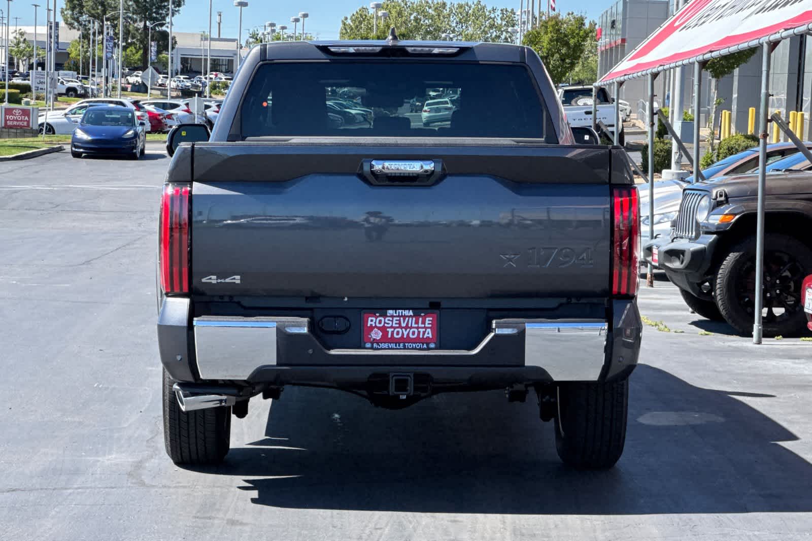 View vehicle photo 7