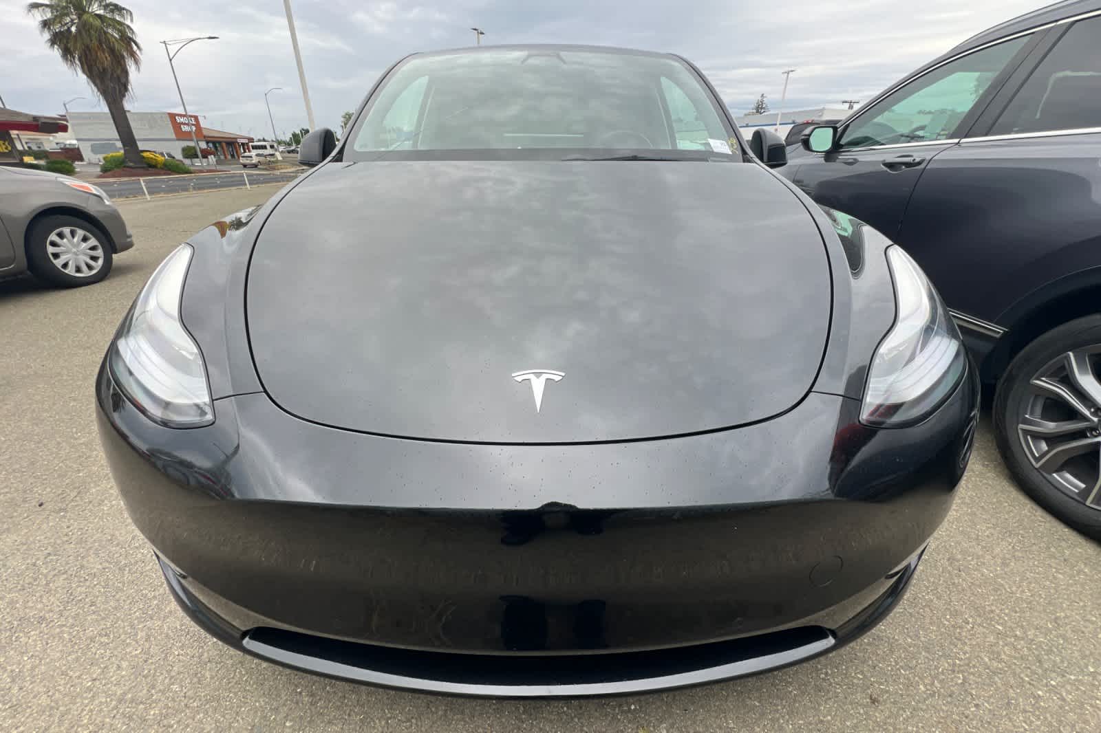 View vehicle photo 2