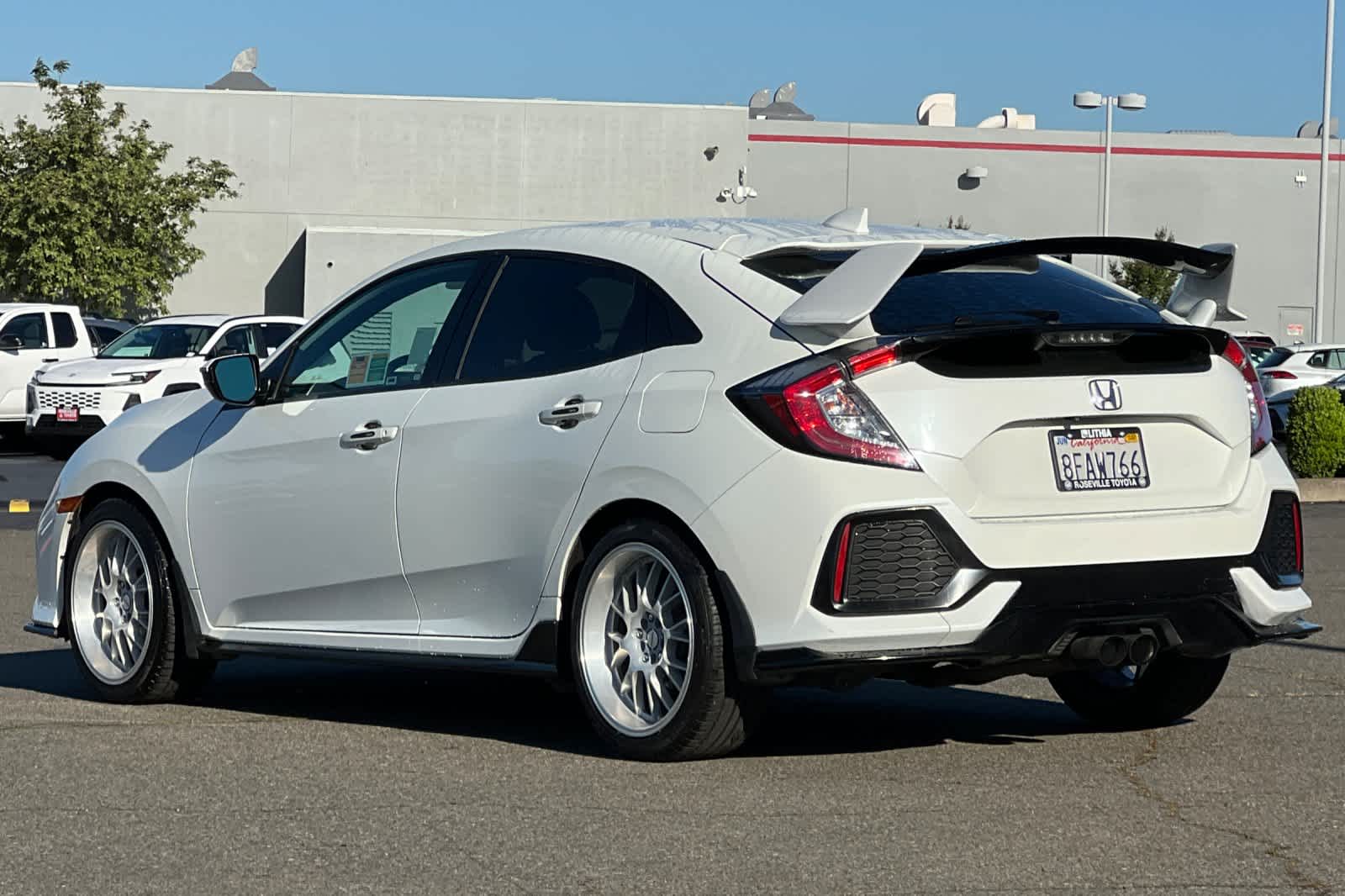 View vehicle photo 7