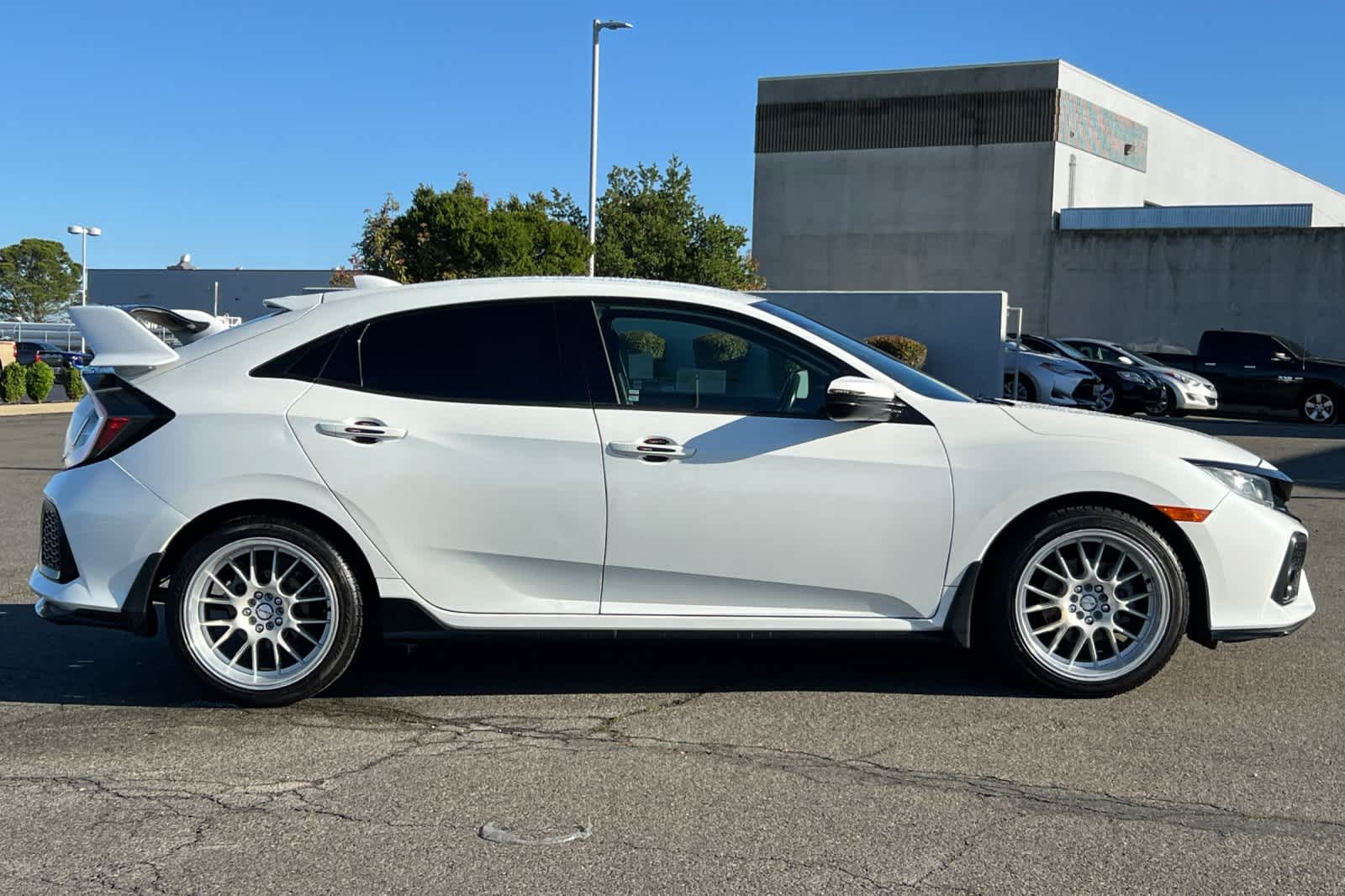 View vehicle photo 6