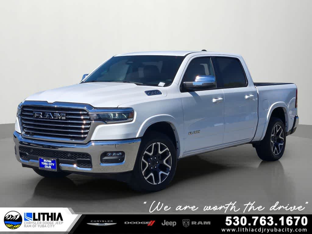 2025 RAM 1500 Laramie Crew Cab 4WD