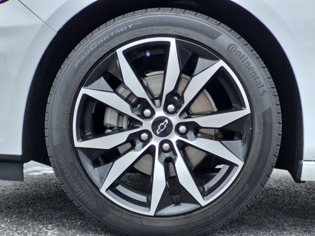 2024 Chevrolet Malibu RS - Summit White exterior view 6