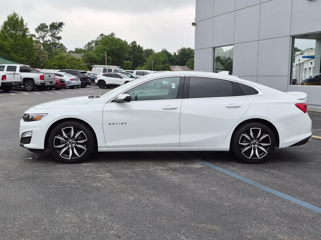 2024 Chevrolet Malibu RS - Summit White exterior view 5