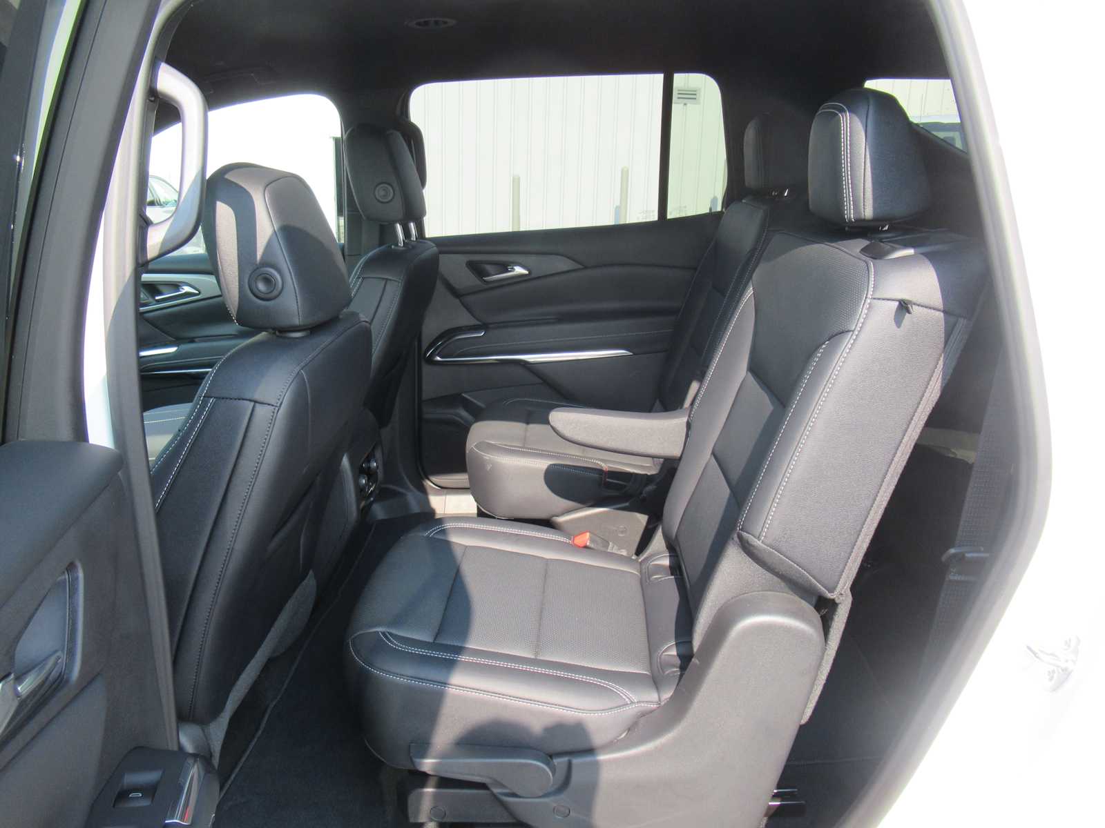 2026 Chevrolet Traverse FWD LT - Summit White exterior view 19