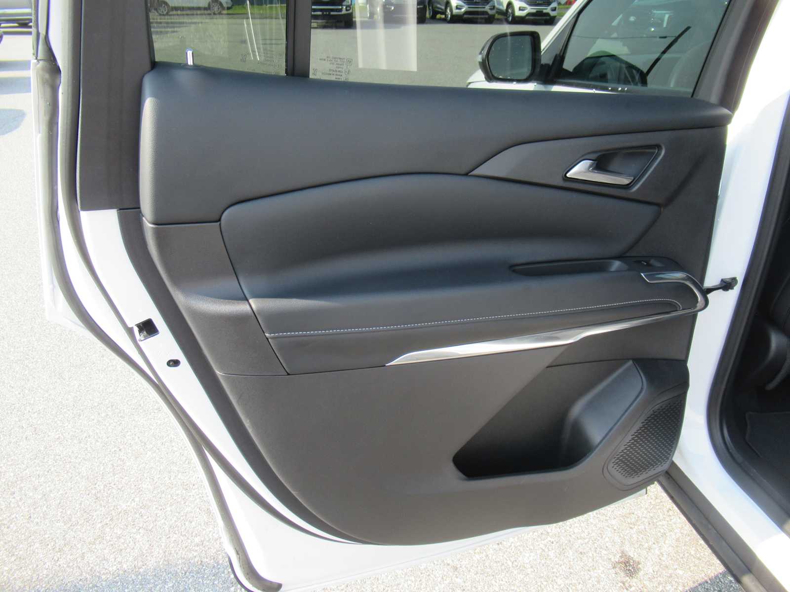 2026 Chevrolet Traverse FWD LT - Summit White exterior view 20