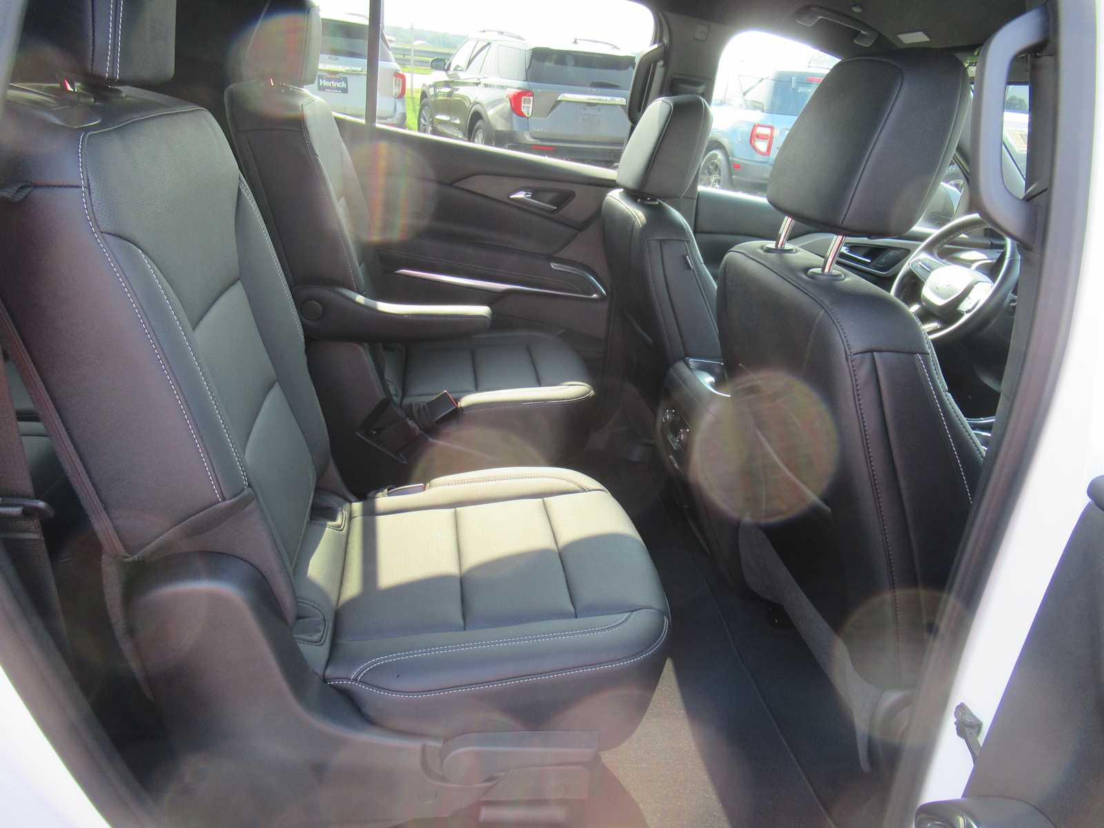 2026 Chevrolet Traverse FWD LT - Summit White exterior view 15