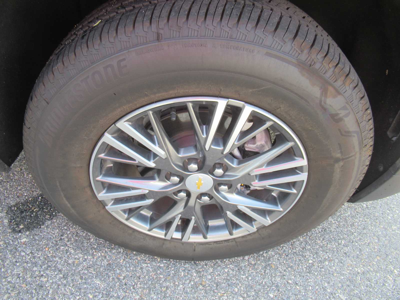 2026 Chevrolet Traverse FWD LT - Summit White exterior view 11