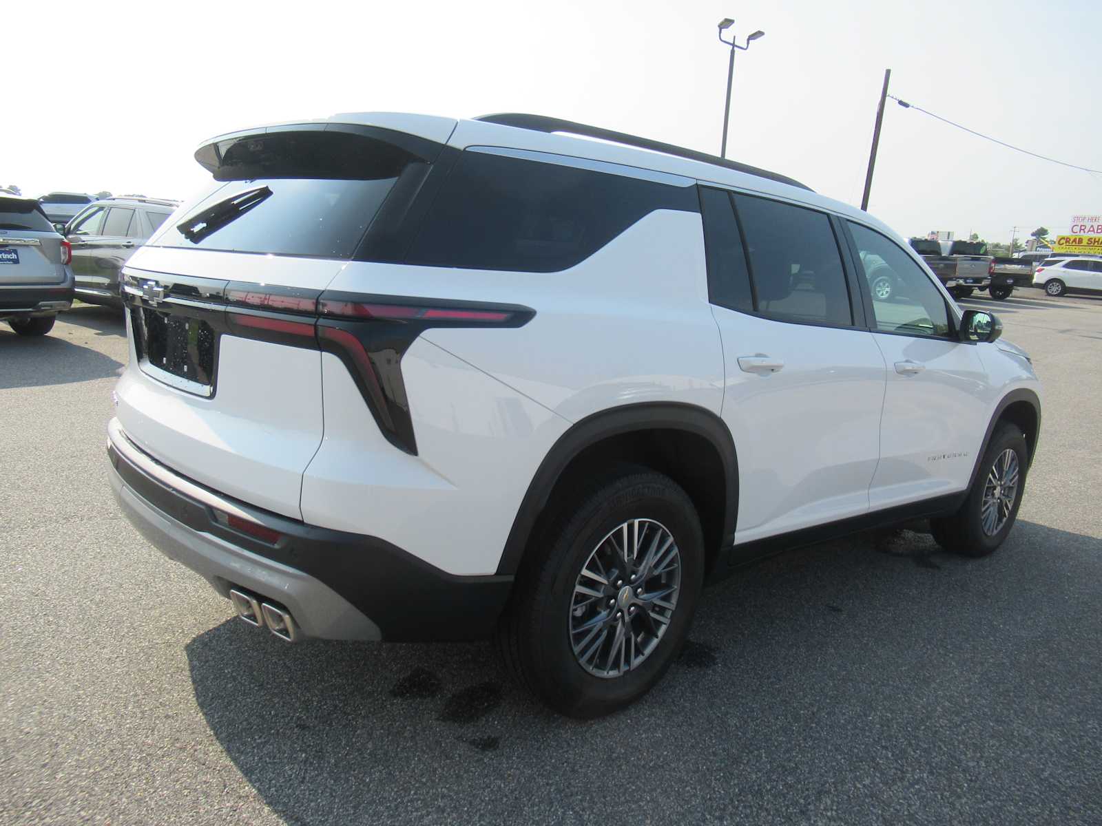 2026 Chevrolet Traverse FWD LT - Summit White exterior view 5