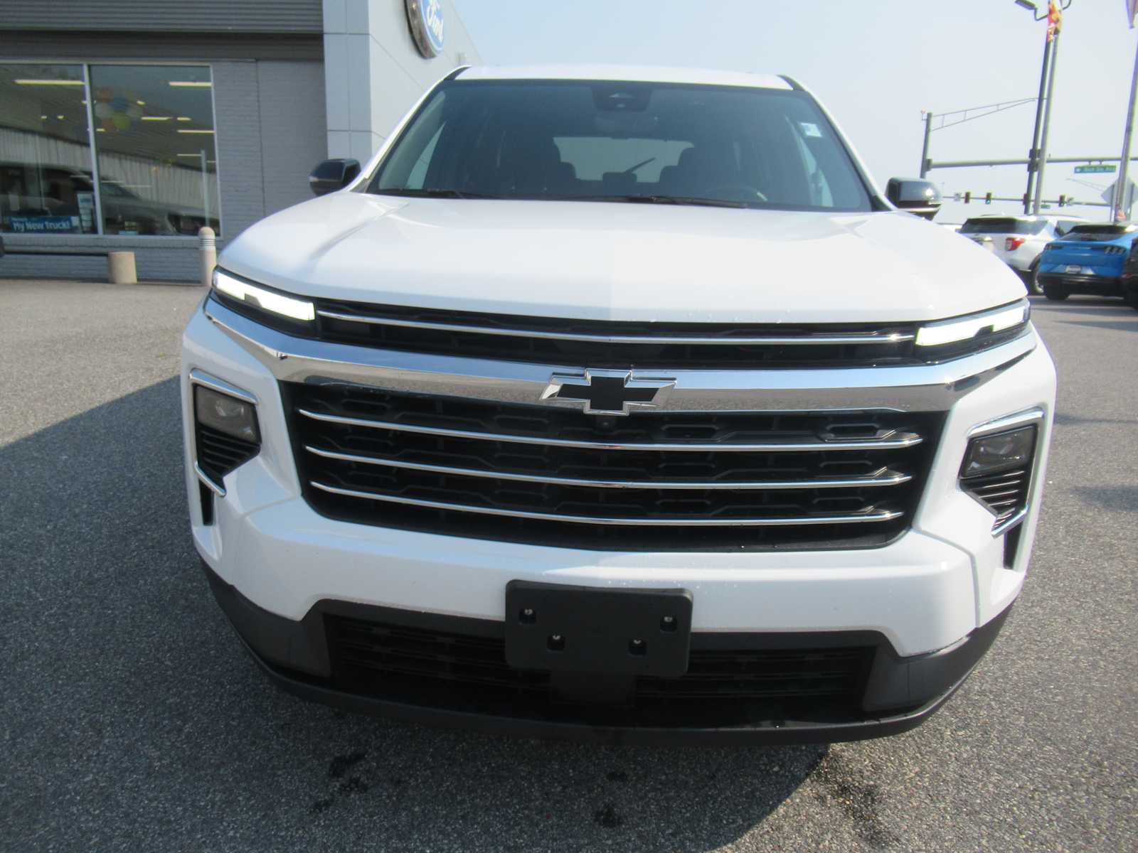 2026 Chevrolet Traverse FWD LT - Summit White exterior view 2