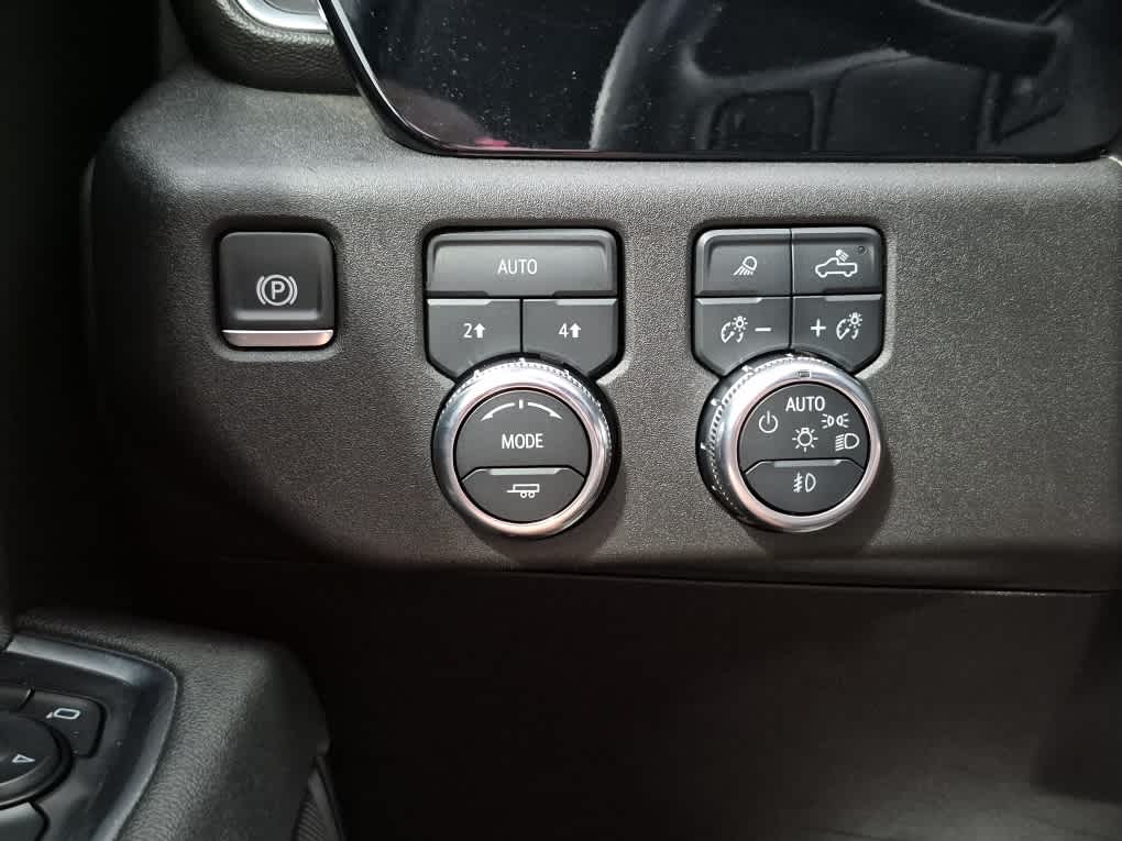 2025 GMC Sierra 1500 SLT - Onyx Black exterior view 18