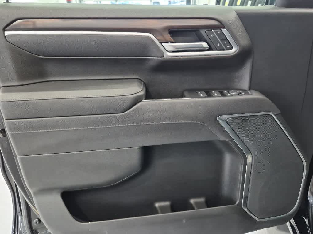 2025 GMC Sierra 1500 SLT - Onyx Black exterior view 10