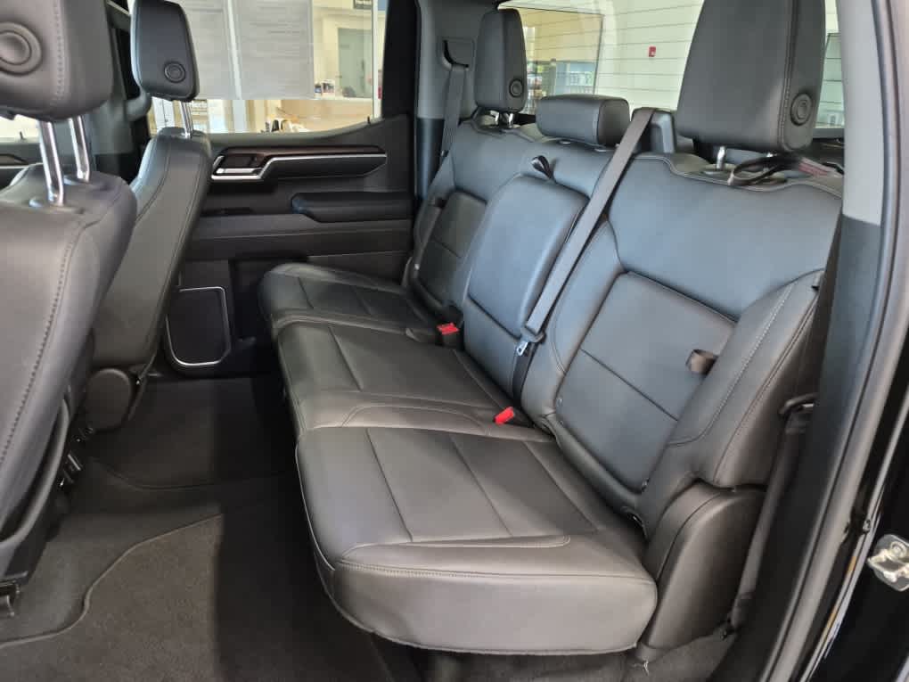 2025 GMC Sierra 1500 SLT - Onyx Black exterior view 8