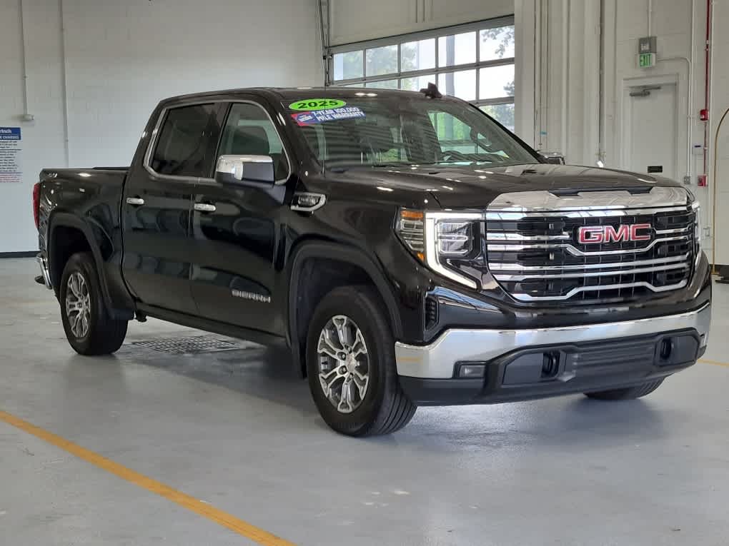 2025 GMC Sierra 1500 SLT - Onyx Black exterior view 3