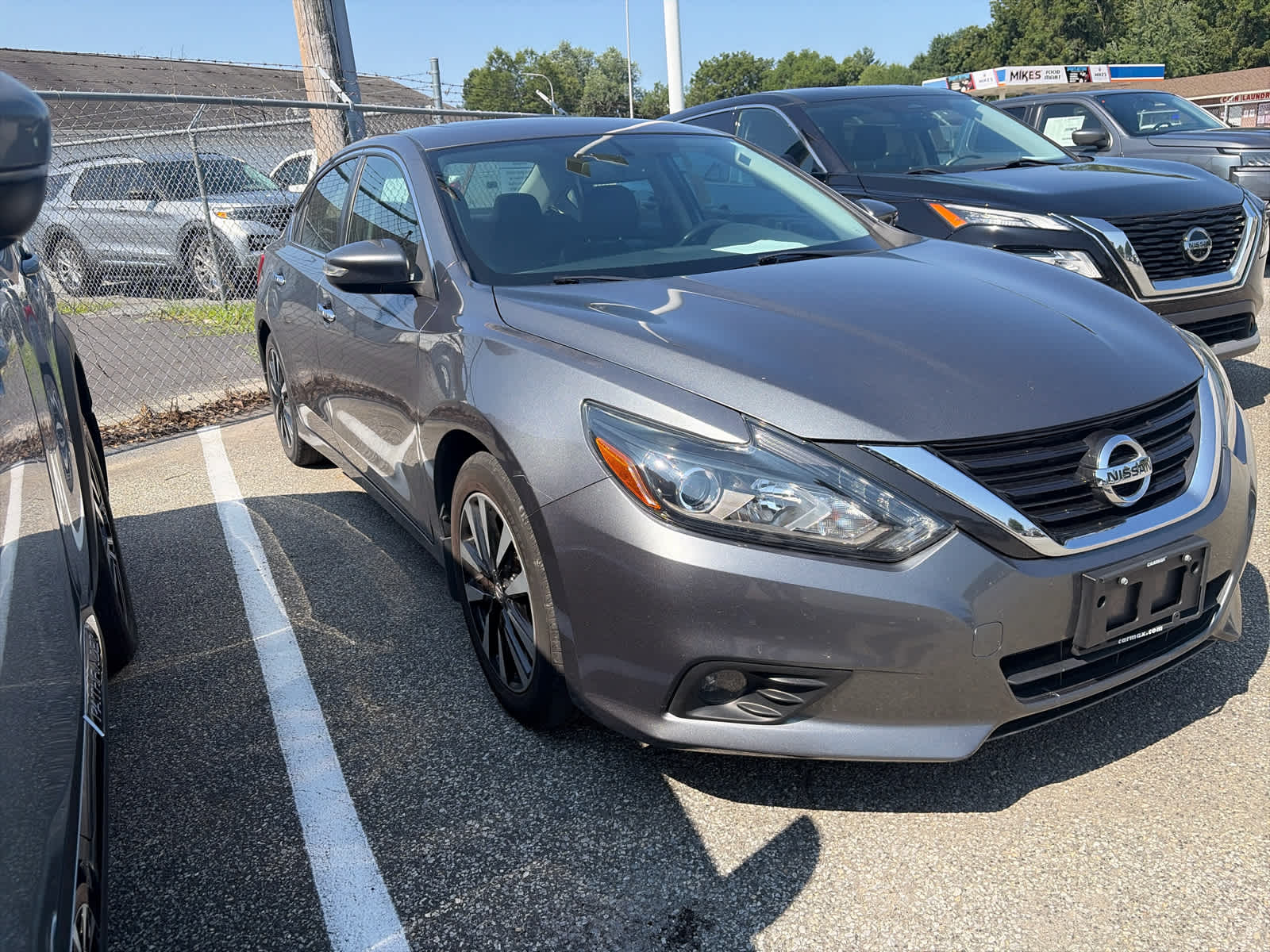 2018 Nissan Altima 2.5 SL - Gun Metallic exterior view 3