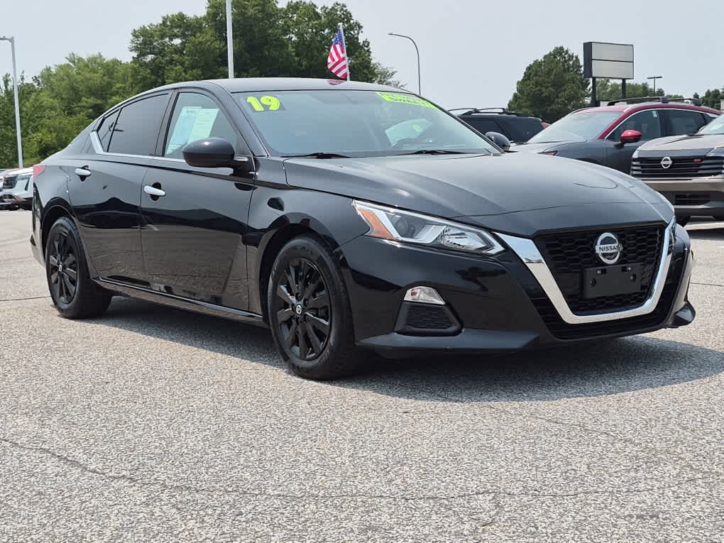 2019 Nissan Altima 2.5 S - Super Black exterior view 2