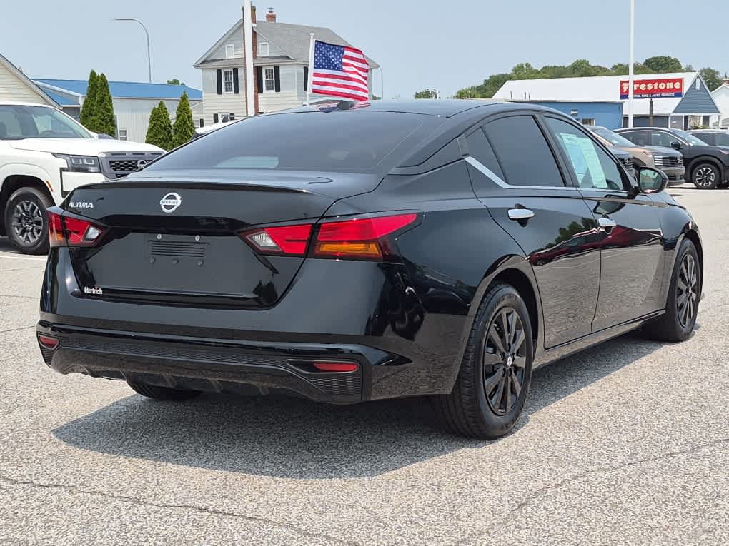 2019 Nissan Altima 2.5 S - Super Black exterior view 3