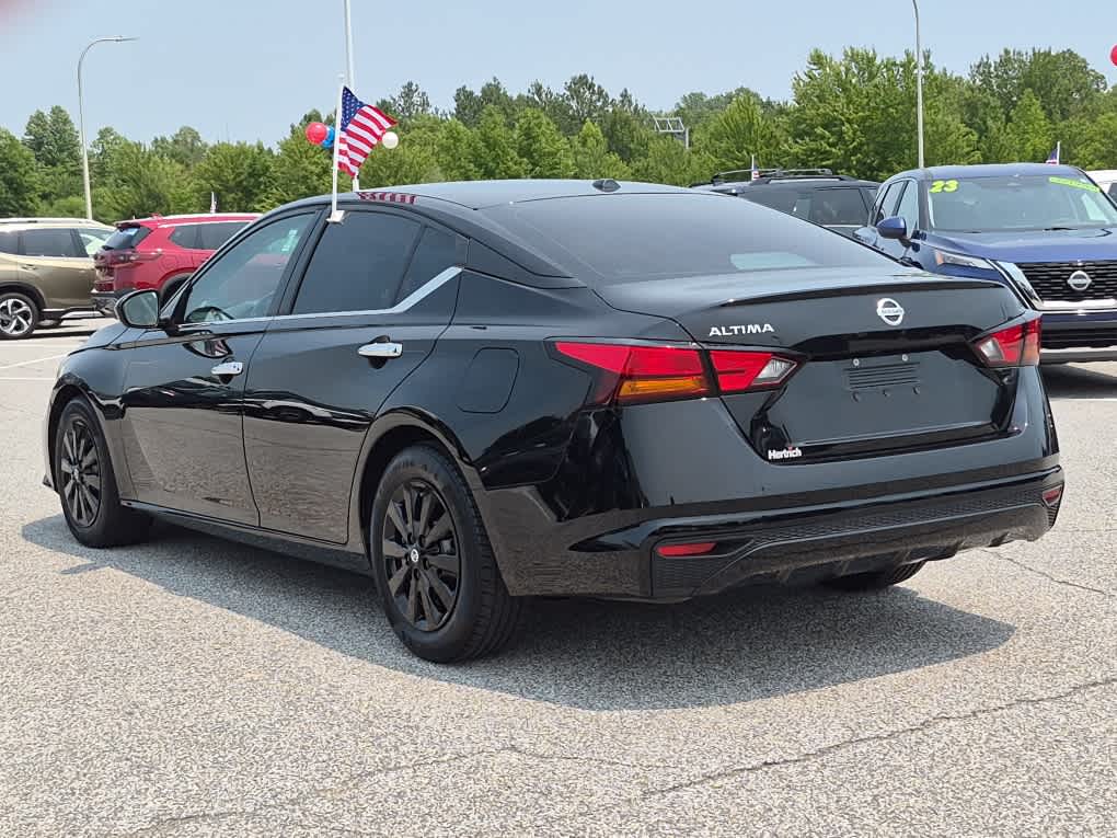 2019 Nissan Altima 2.5 S - Super Black exterior view 4