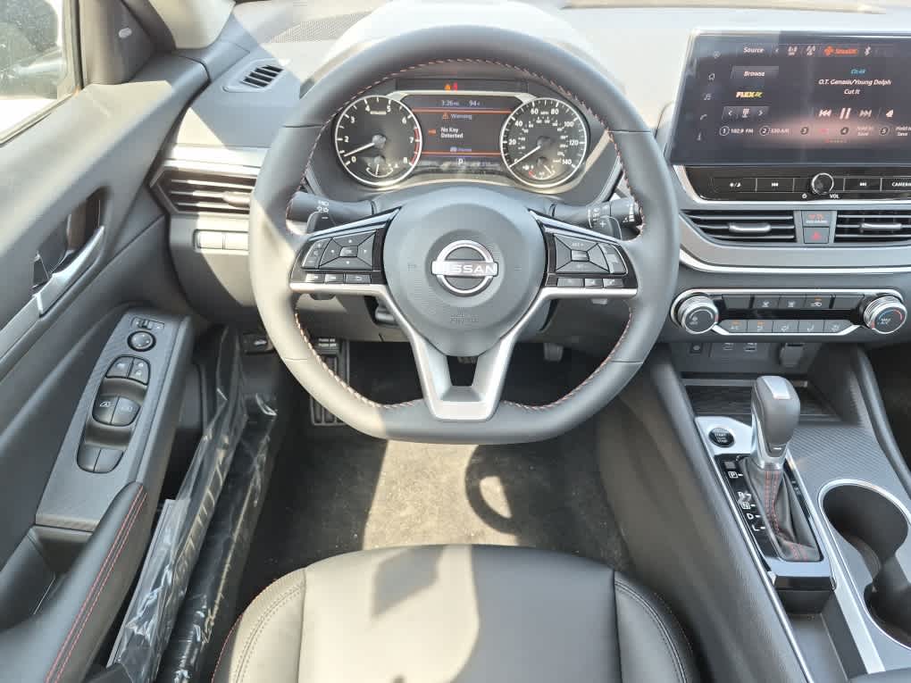2026 Nissan Altima SR - Super Black exterior view 8