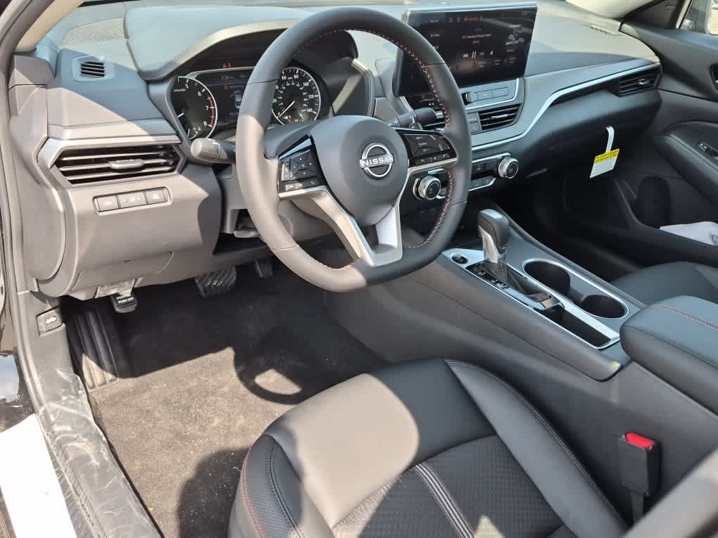 2026 Nissan Altima SR - Super Black exterior view 11