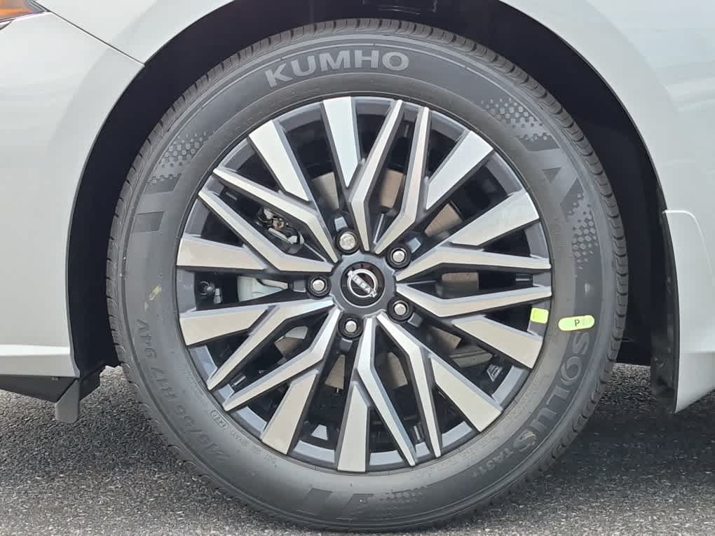 2026 Nissan Altima SV - Brilliant Silver Metallic exterior view 6