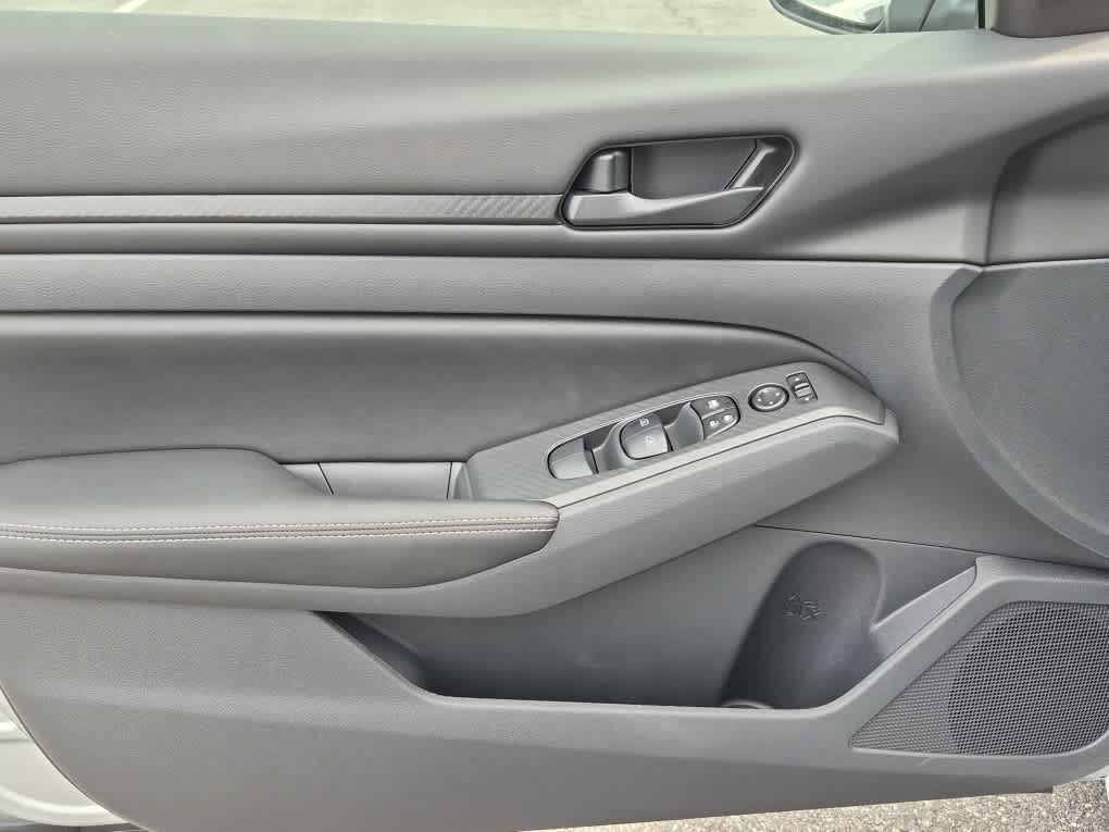 2026 Nissan Altima SV - Brilliant Silver Metallic exterior view 9
