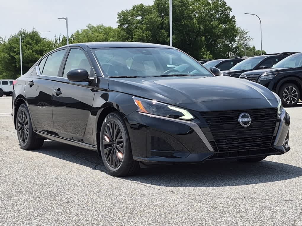 2026 Nissan Altima SV - Super Black exterior view 2