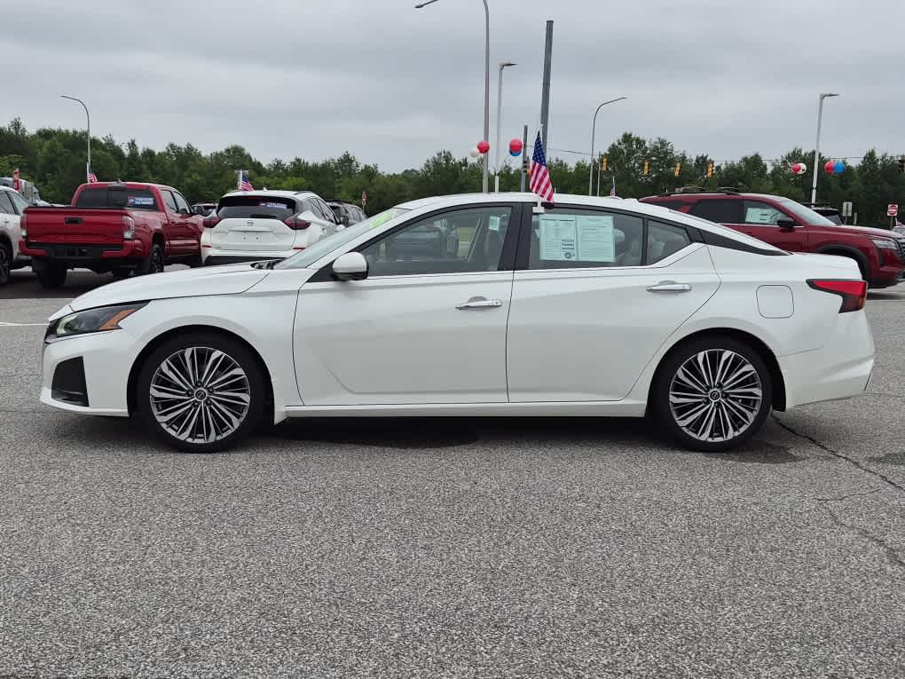 2024 Nissan Altima 2.5 SL - Pearl White Tricoat exterior view 5