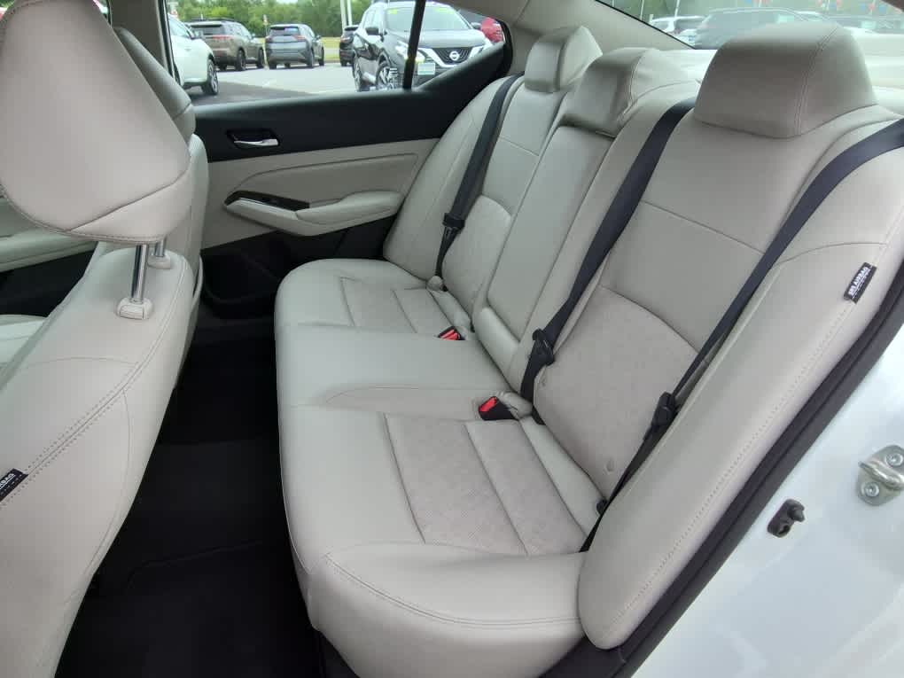 2024 Nissan Altima 2.5 SL - Pearl White Tricoat exterior view 7