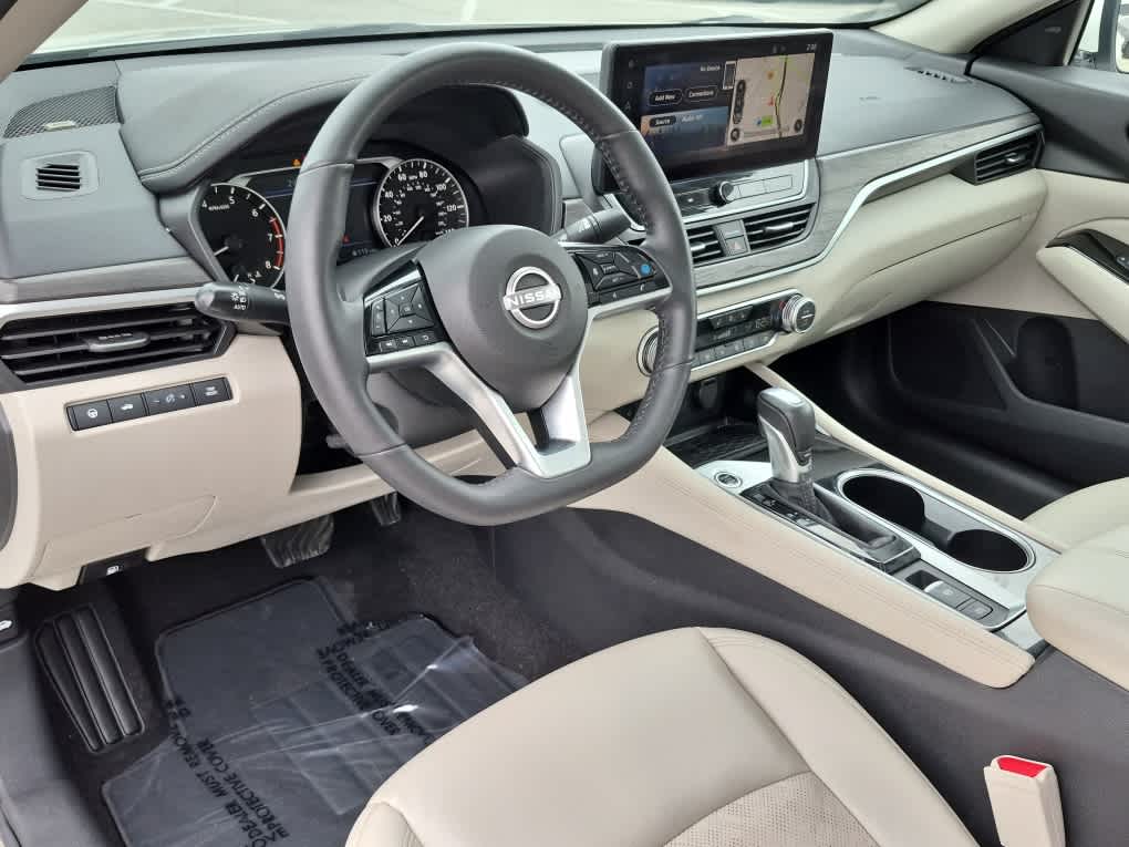 2024 Nissan Altima 2.5 SL - Pearl White Tricoat exterior view 11