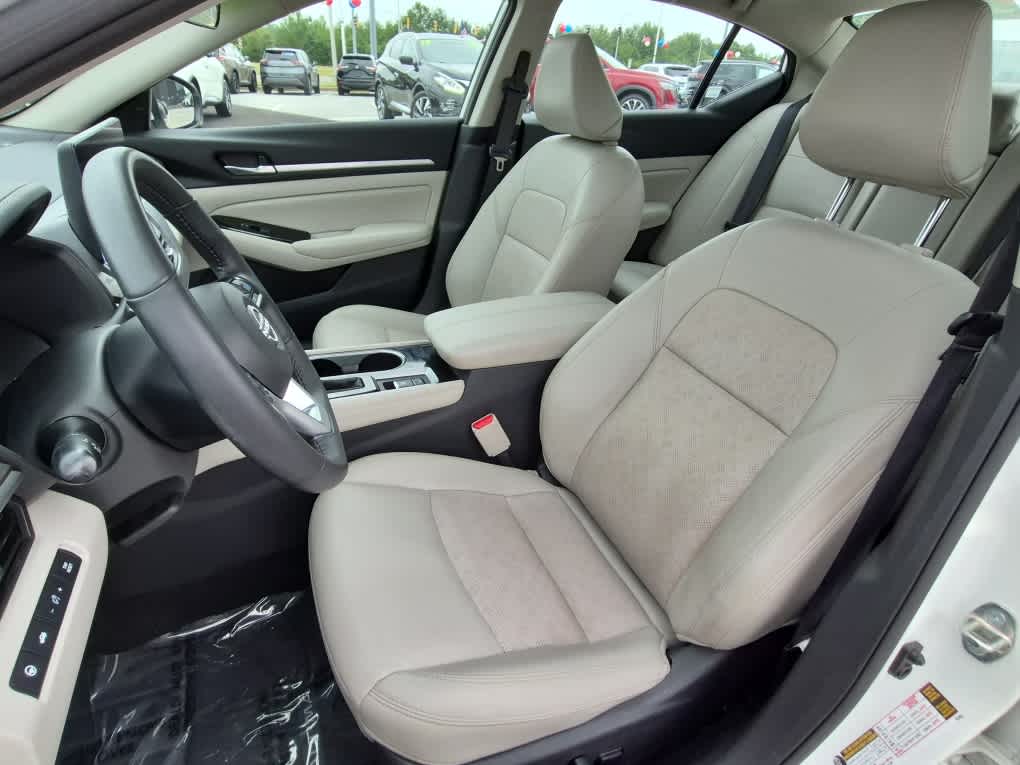 2024 Nissan Altima 2.5 SL - Pearl White Tricoat exterior view 10