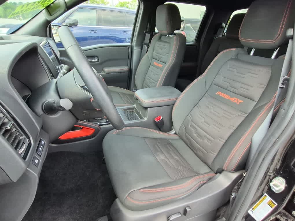 2023 Nissan Frontier PRO-4X - Super Black exterior view 10