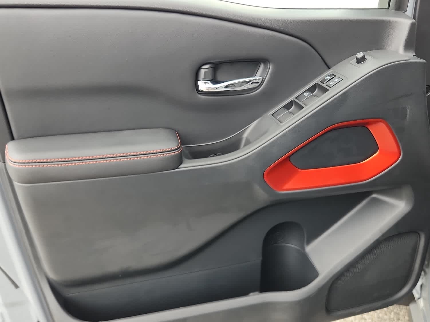 2025 Nissan Frontier PRO-4X - Boulder Gray Pearl exterior view 9