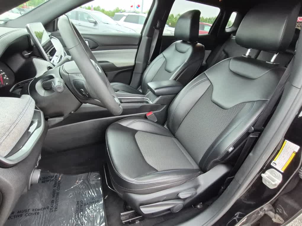 2024 Jeep Compass Latitude - Diamond Black Crystal Pearlcoat exterior view 10