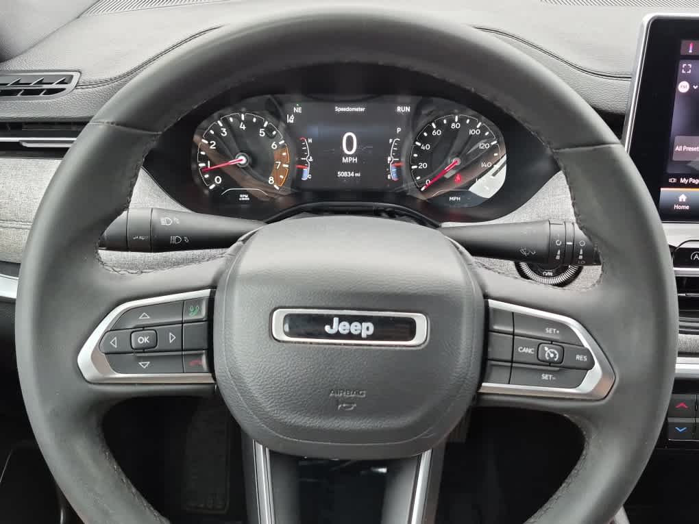 2024 Jeep Compass Latitude - Diamond Black Crystal Pearlcoat exterior view 15