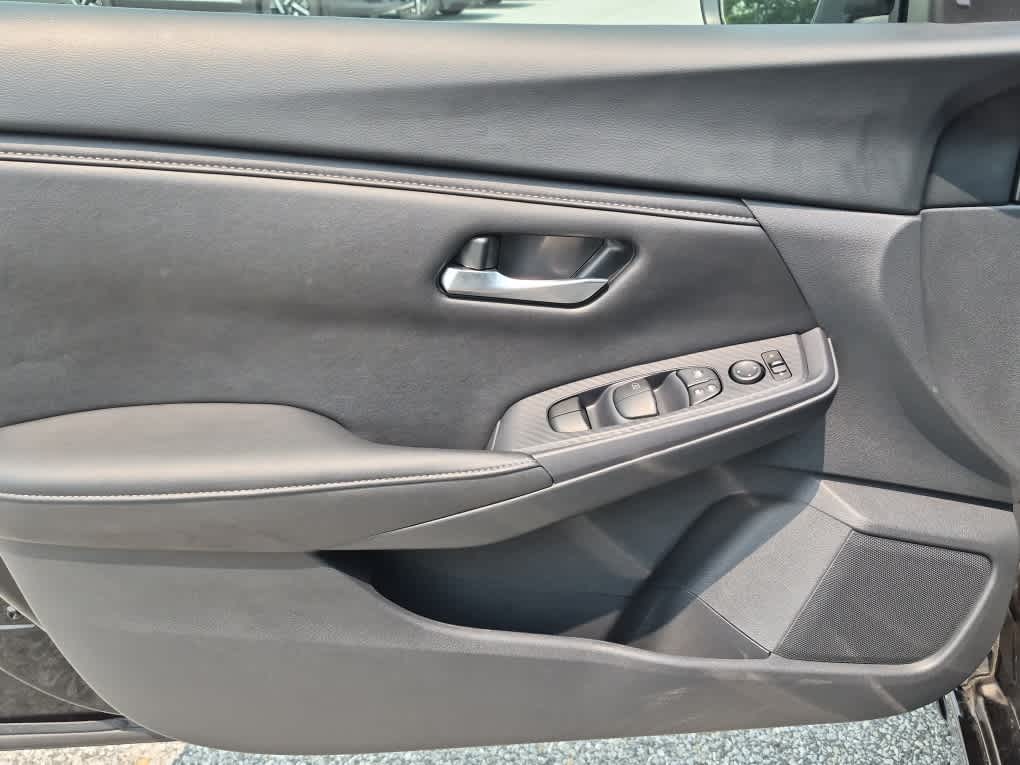 2023 Nissan Sentra SV - Super Black exterior view 9