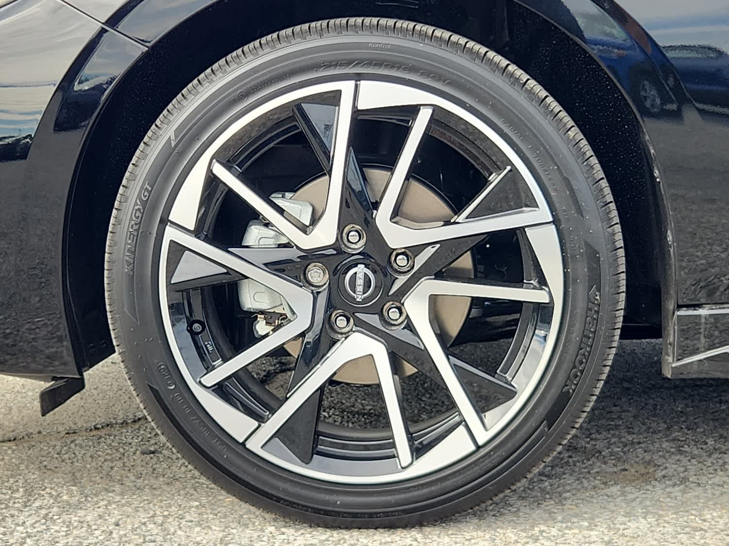 2025 Nissan Sentra SR - Super Black exterior view 6
