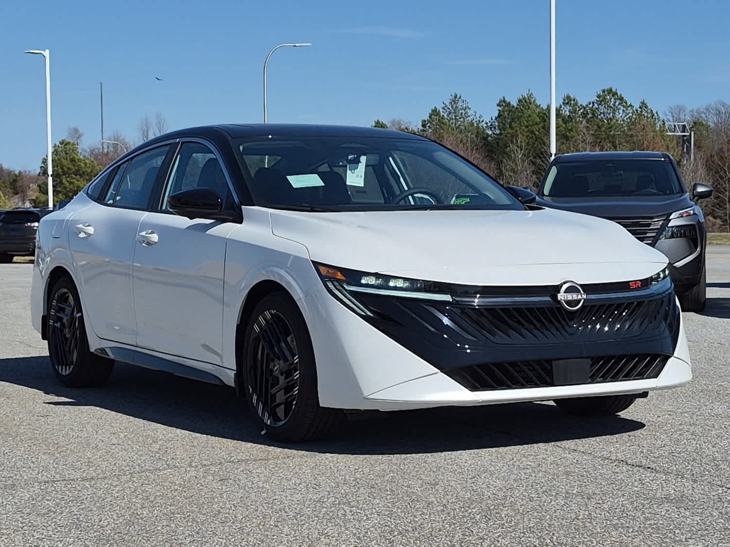 2026 Nissan Sentra SR - Aspen White Tricoat/Super Black exterior view 2