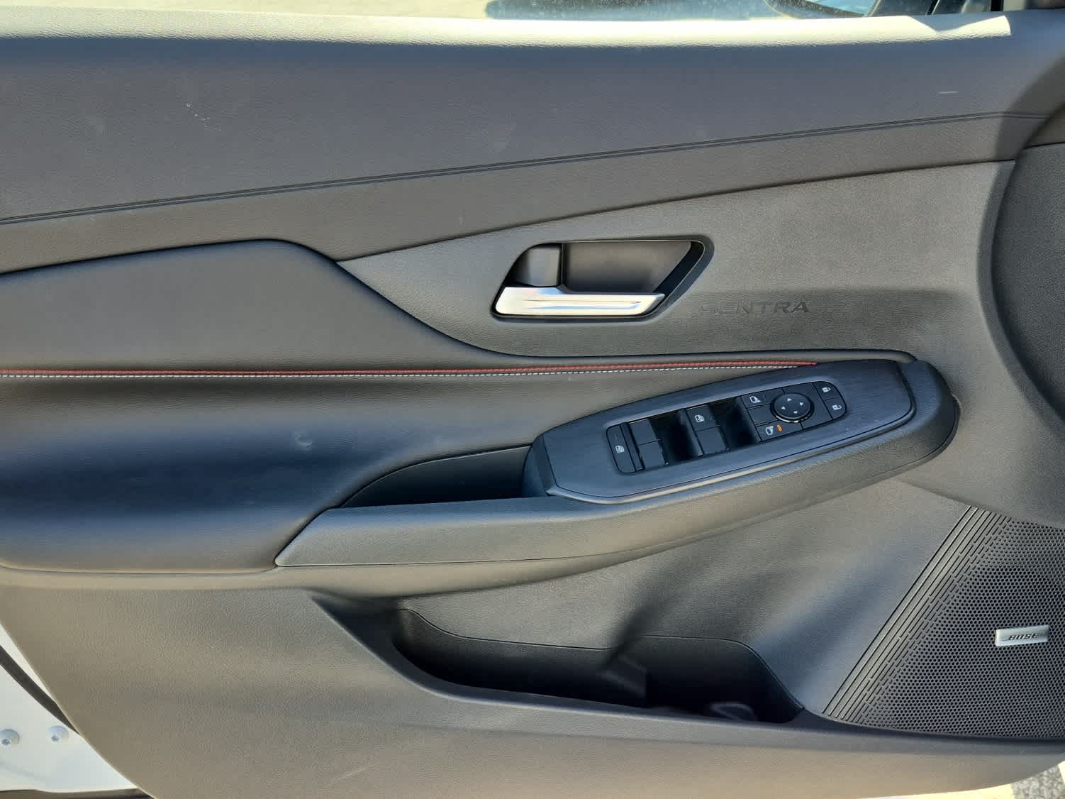 2026 Nissan Sentra SR - Aspen White Tricoat/Super Black exterior view 9