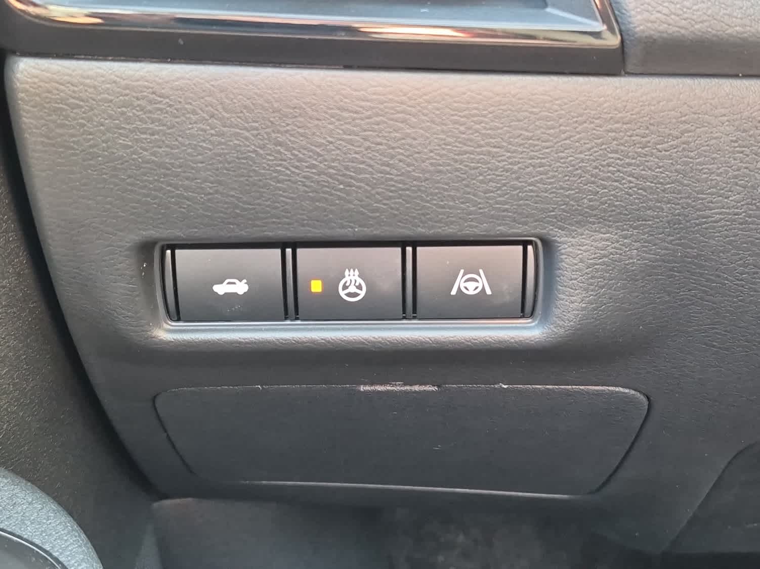 2026 Nissan Sentra SR - Aspen White Tricoat/Super Black exterior view 17
