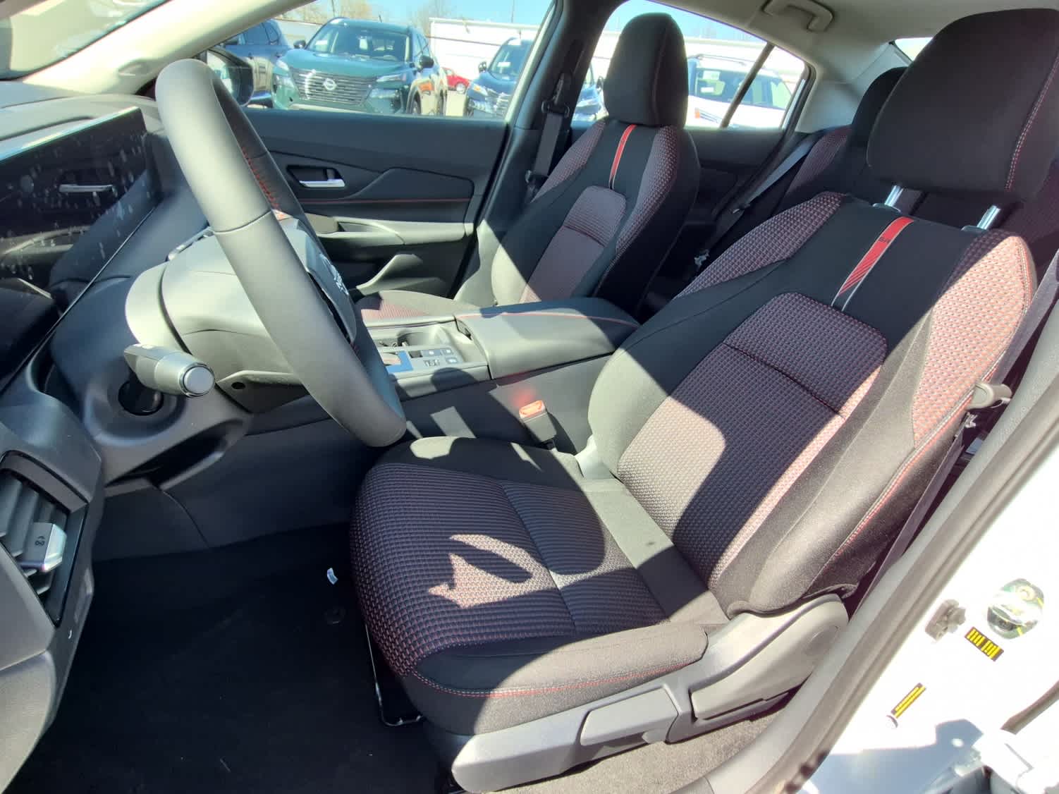 2026 Nissan Sentra SR - Aspen White Tricoat/Super Black exterior view 10